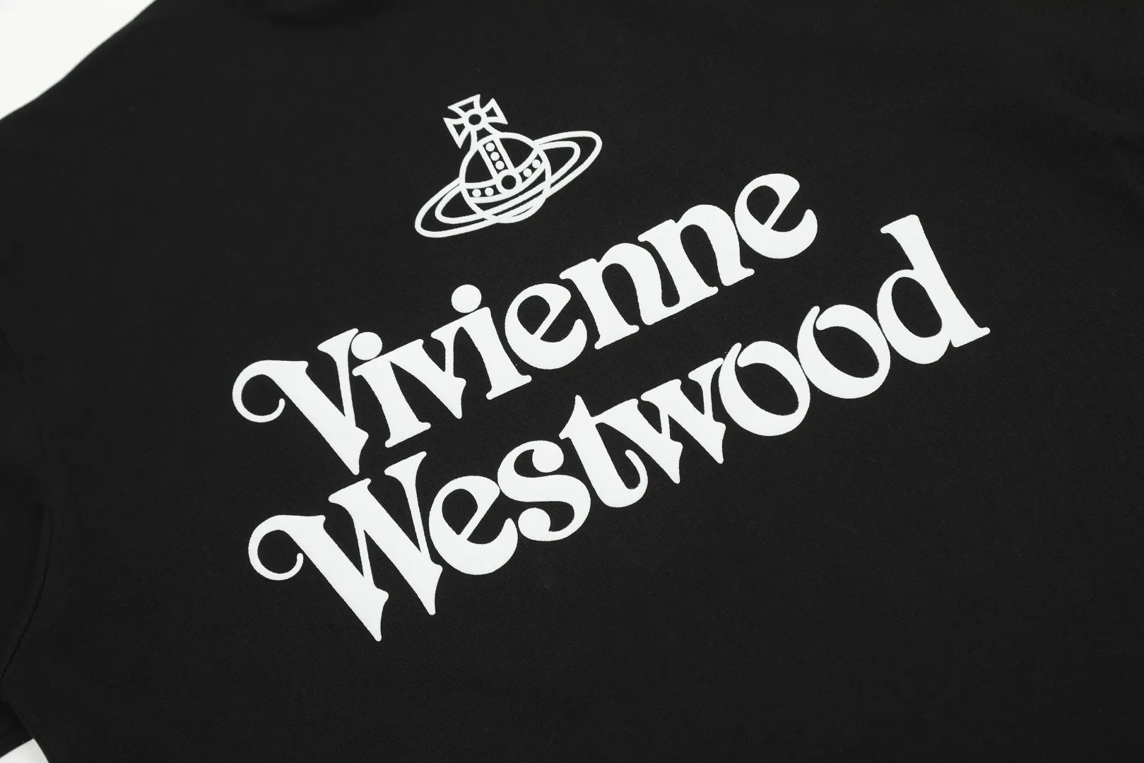 vivienne west wood Queen Mother West classic logo printed short sleeves, color matching, high-end niche, fashionable must-have matching style, 2024 top hot style, no need to say more, just open the details. Size: XS-L Color: black white